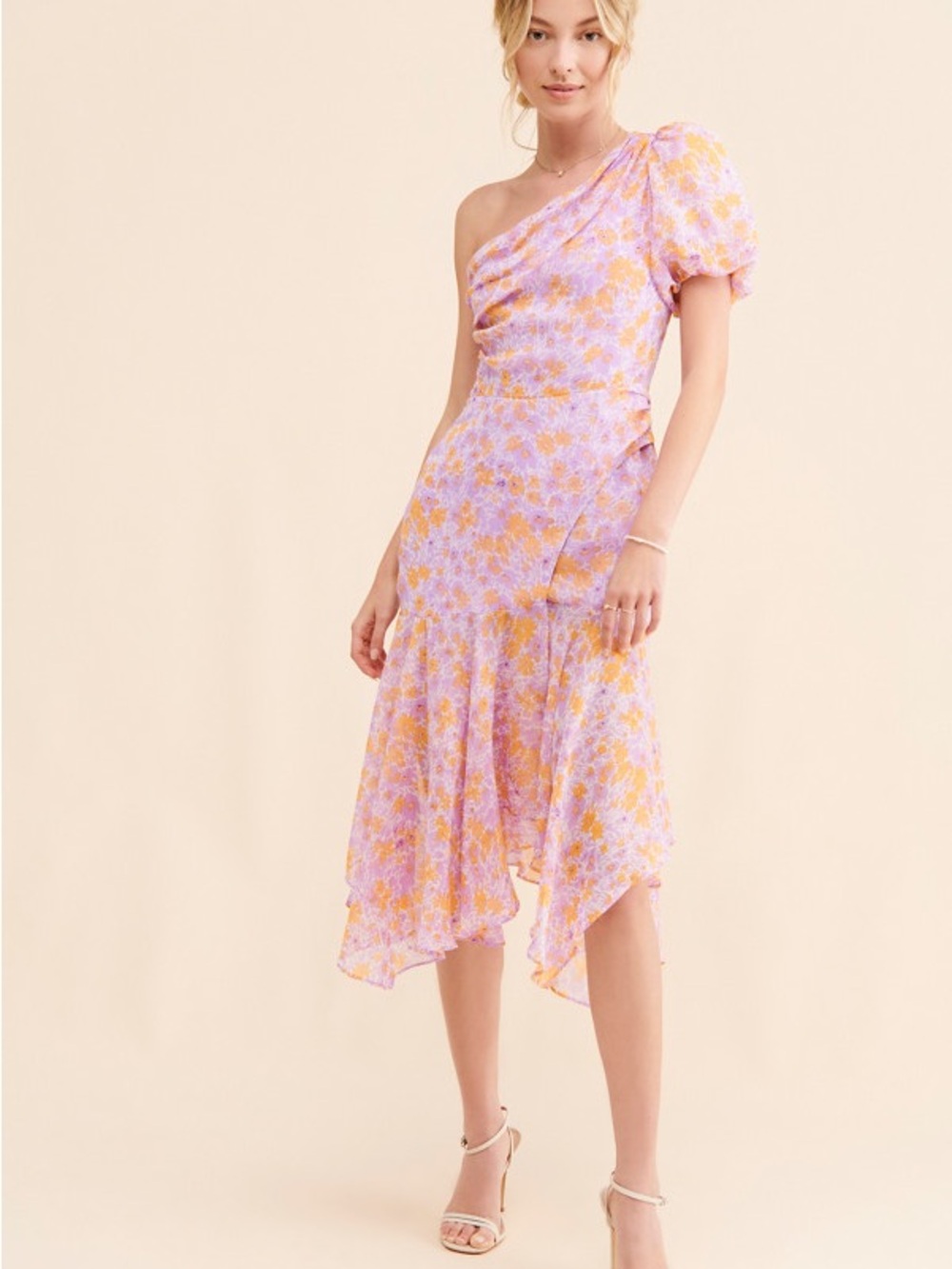 ASTR size Large - One-Shoulder Floral Midi Dress